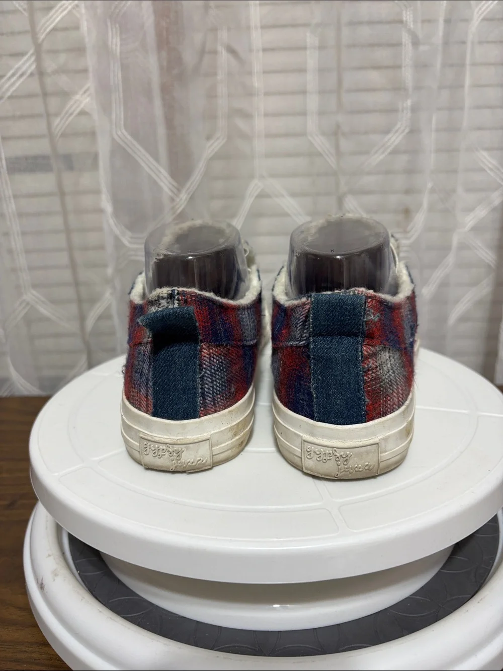 Gypsy Jazz ladies 8 Plaid Slip-On Sneakers in Red & Blue